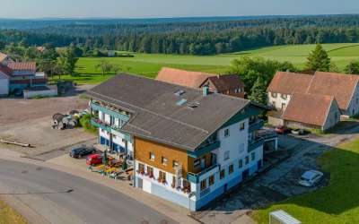 Hotel/Pension in naturverbundener Lage von Simmersfeld - gut eingeführtes Motorrad-Hotel